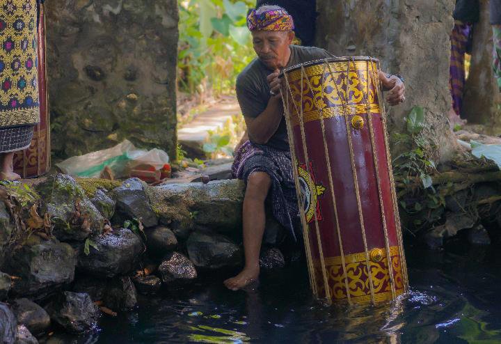 Melihat Ritual Besoq Gong Dalam Perayaan Tahun Desa Wisata Bonjeruk